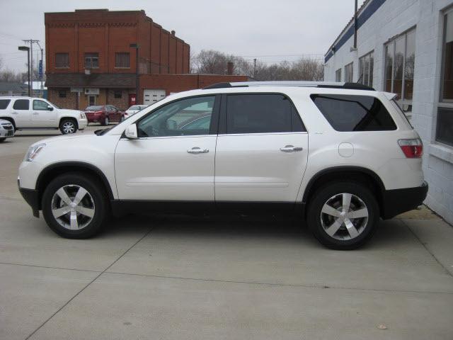 GMC Acadia 2011 photo 1