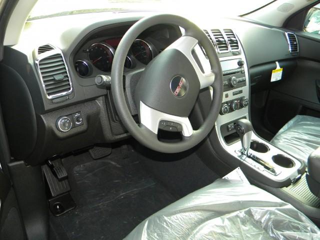 GMC Acadia 2011 photo 1