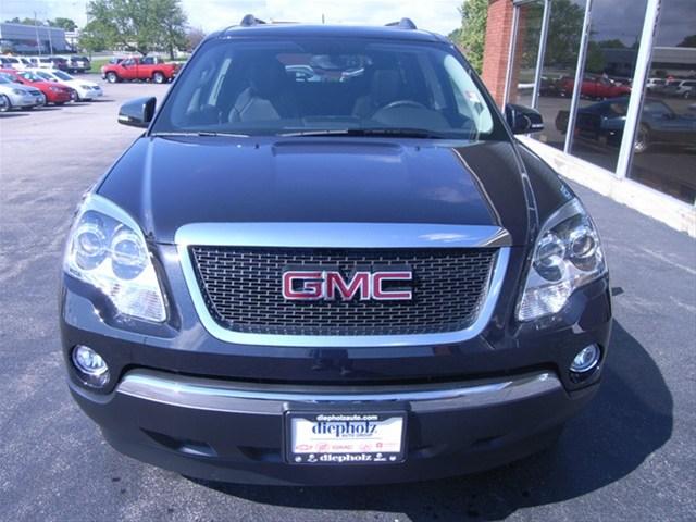 GMC Acadia 2012 photo 3