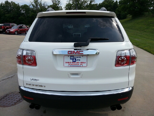 GMC Acadia 2012 photo 2