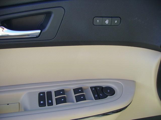 GMC Acadia 2012 photo 2