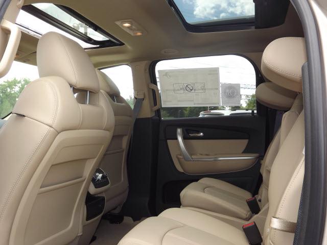 GMC Acadia 2012 photo 3