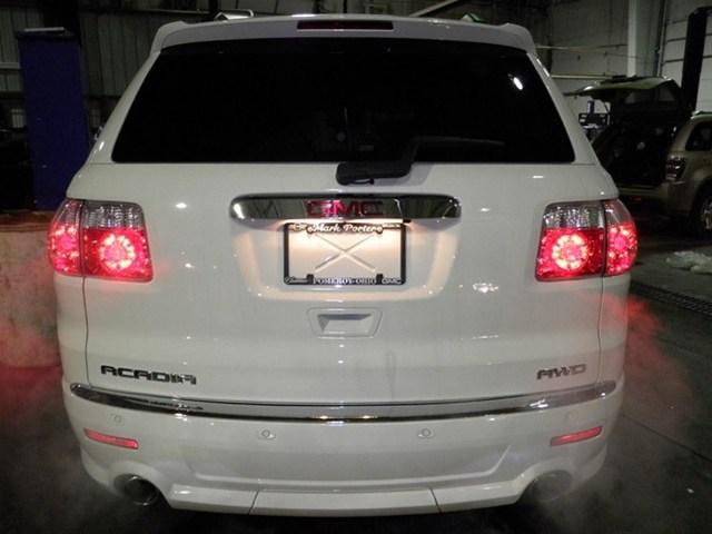 GMC Acadia 2012 photo 2