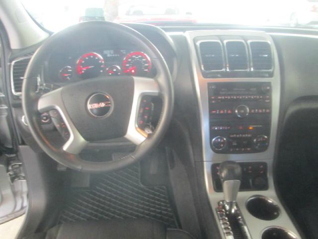 GMC Acadia 2012 photo 3