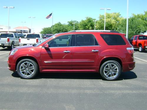 GMC Acadia 2012 photo 2