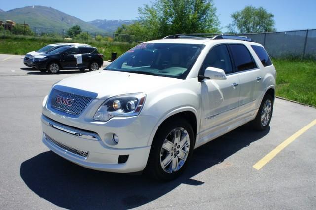GMC Acadia 2012 photo 1