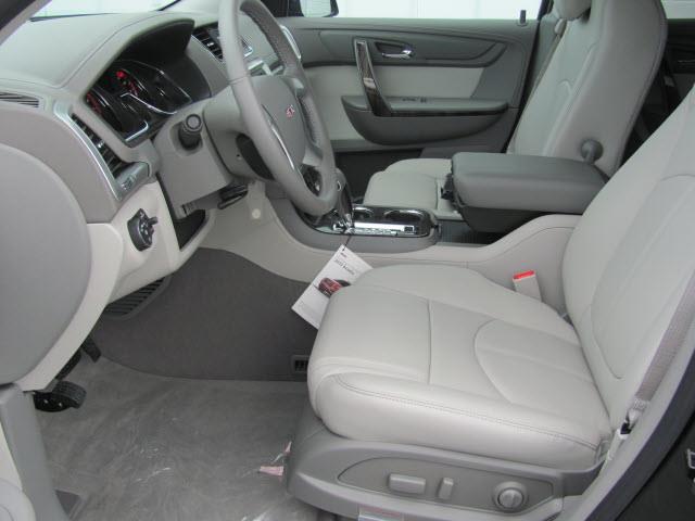 GMC Acadia 2013 photo 1