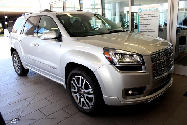 GMC Acadia 2013 photo 2