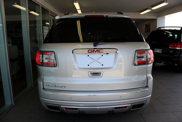 GMC Acadia 2013 photo 3