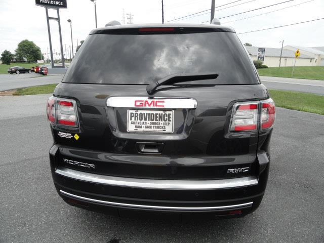 GMC Acadia 2013 photo 2