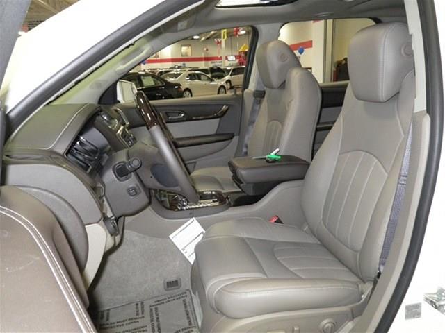 GMC Acadia 2013 photo 2