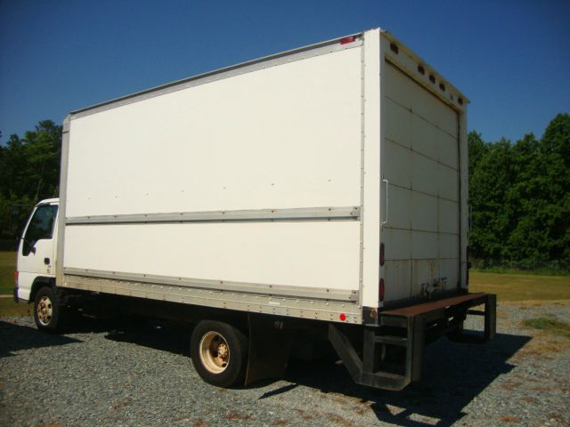 GMC Box Truck 2001 photo 2