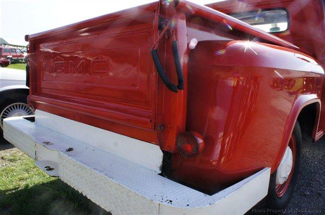 GMC C10 1966 photo 29