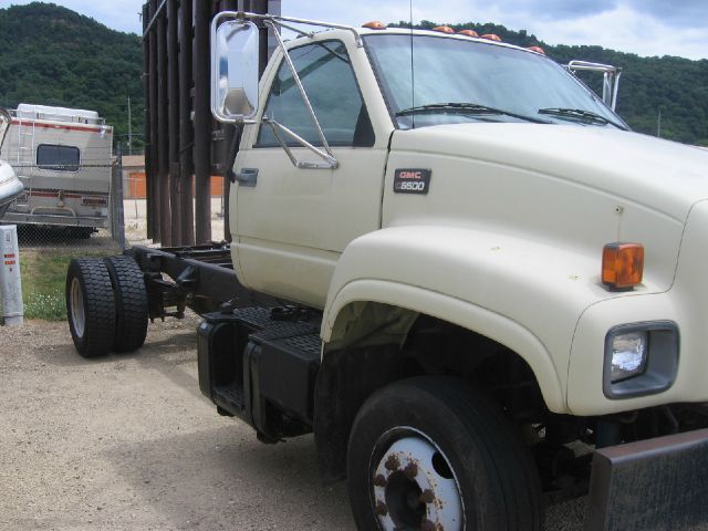 GMC C6500 2000 photo 2