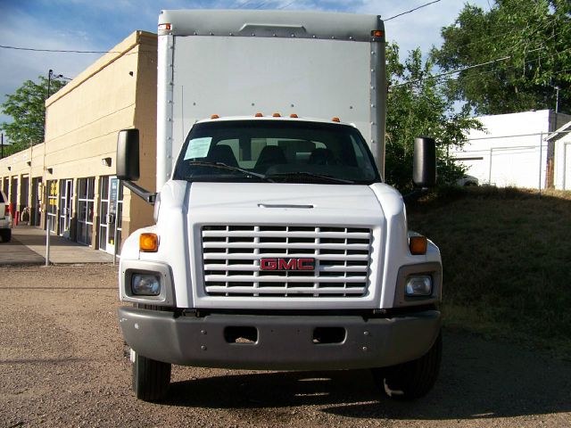 GMC C7500 2004 photo 2