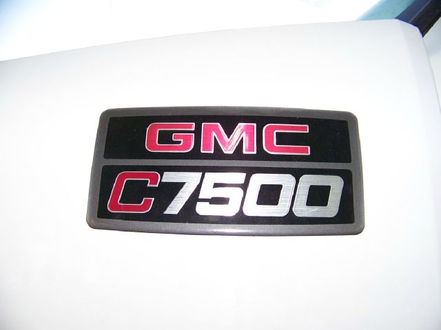 GMC C7500 2004 photo 4