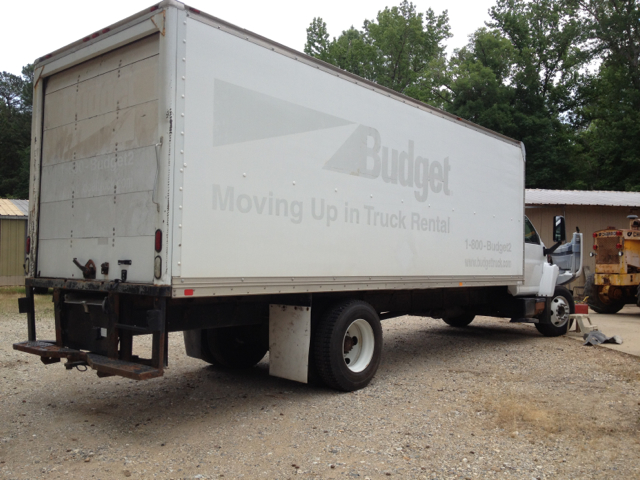 GMC C7C042 2004 photo 1