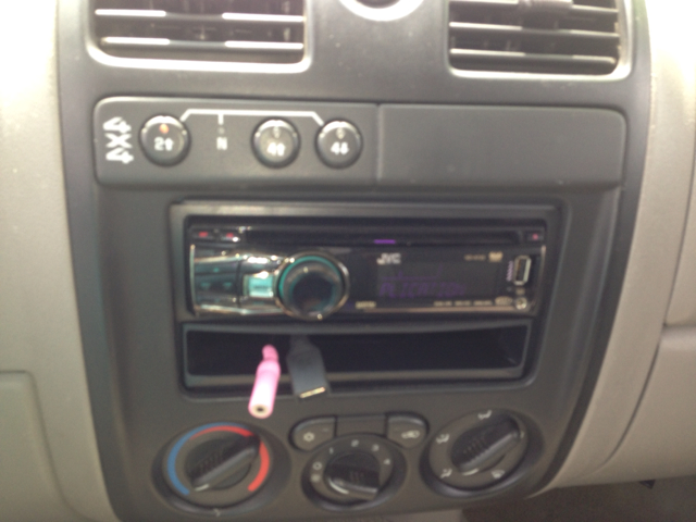 GMC Canyon 2004 photo 11