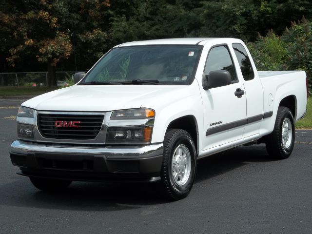 GMC Canyon 2004 photo 2