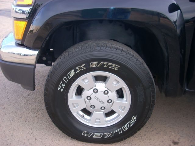 GMC Canyon 2008 photo 13