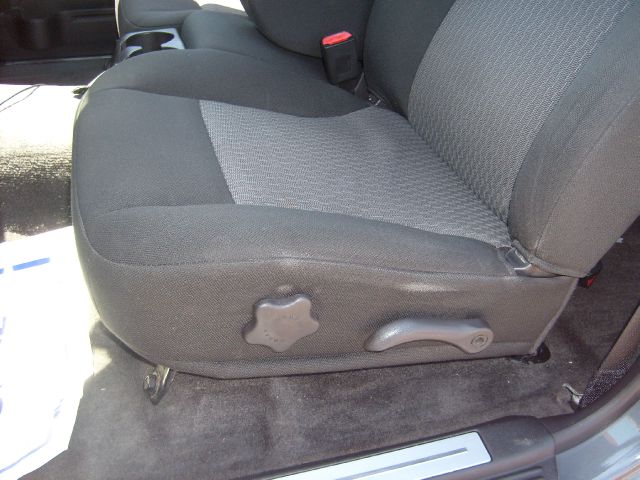 GMC Canyon 2008 photo 25