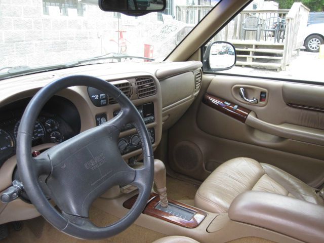 GMC Envoy 1998 photo 1