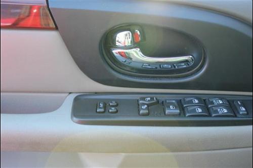 GMC Envoy 2002 photo 2