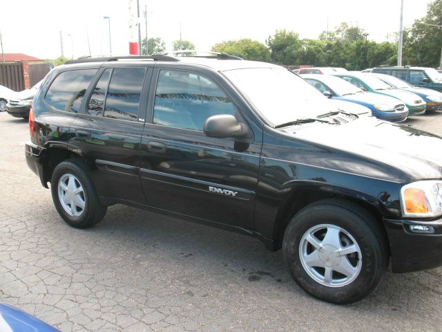 GMC Envoy 2002 photo 1