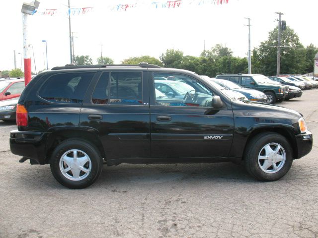 GMC Envoy 2002 photo 2