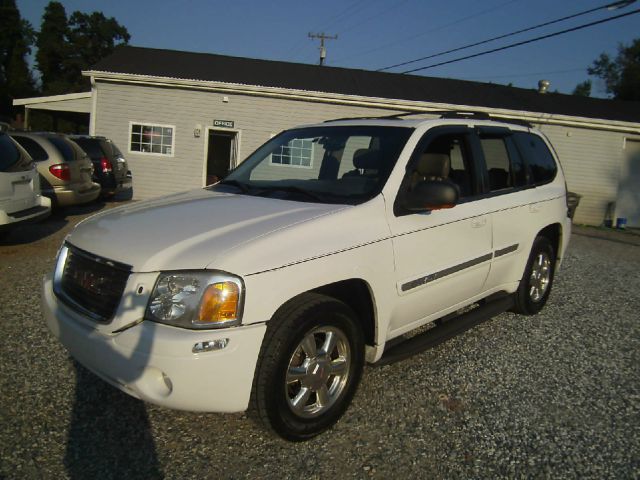 GMC Envoy 2002 photo 2