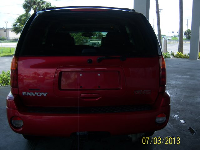 GMC Envoy 2002 photo 2