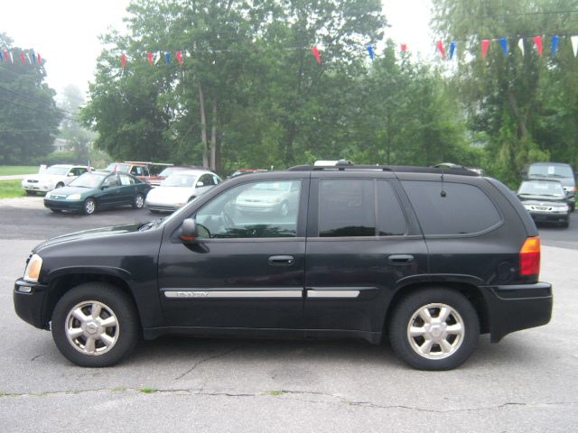GMC Envoy 2002 photo 2