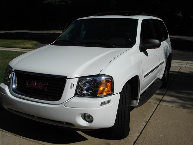 GMC Envoy 2002 photo 2