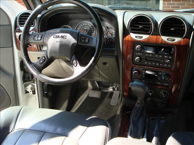 GMC Envoy 2002 photo 3