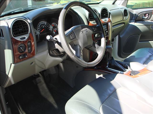 GMC Envoy 2002 photo 4