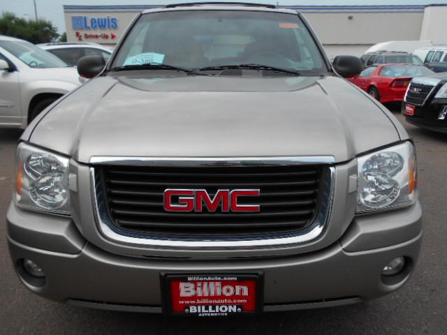 GMC Envoy 2002 photo 2