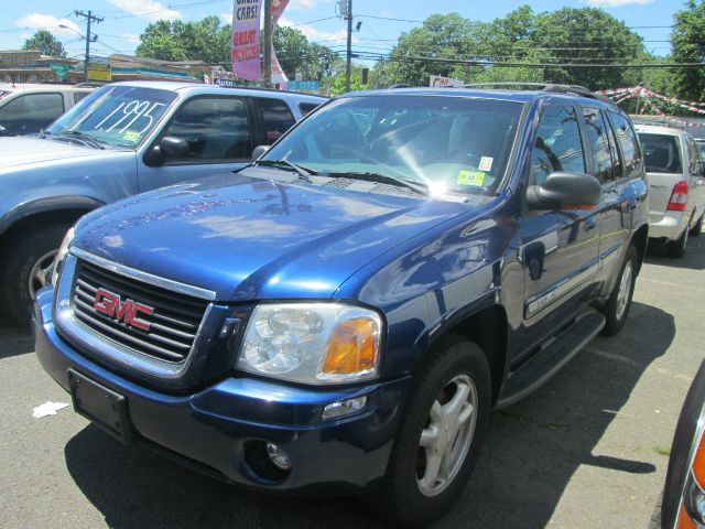 GMC Envoy 2002 photo 2