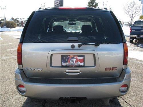 GMC Envoy 2002 photo 2