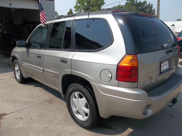 GMC Envoy 2002 photo 3