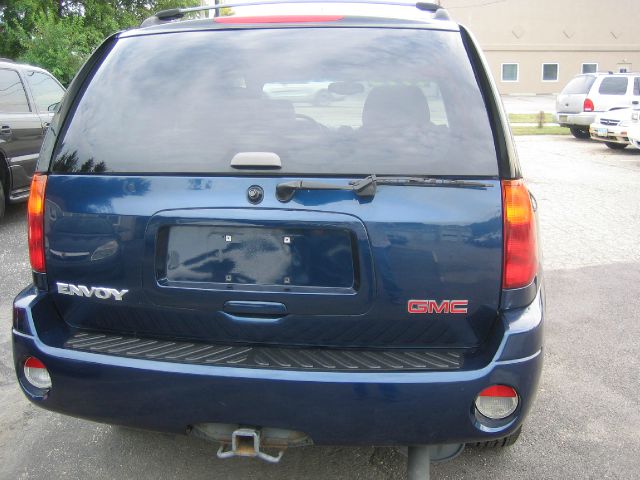 GMC Envoy 2002 photo 1
