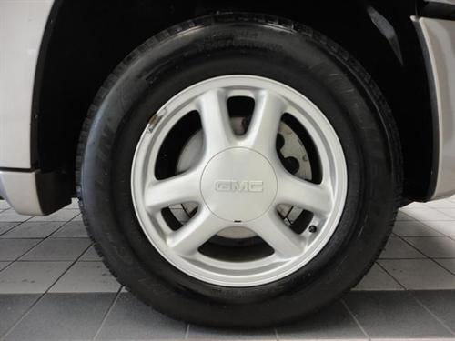 GMC Envoy 2002 photo 2