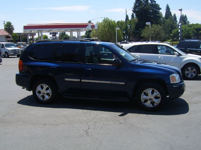GMC Envoy 2003 photo 1