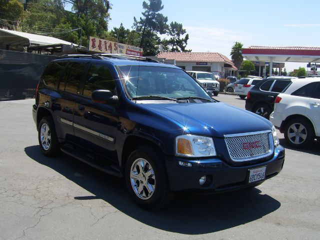 GMC Envoy 2003 photo 2