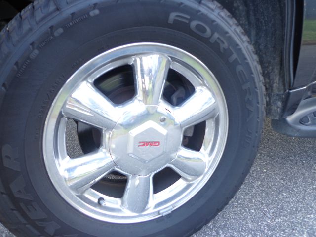 GMC Envoy 2003 photo 11