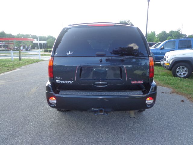 GMC Envoy 2003 photo 12