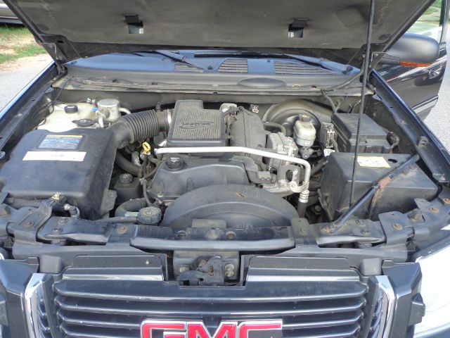 GMC Envoy 2003 photo 18