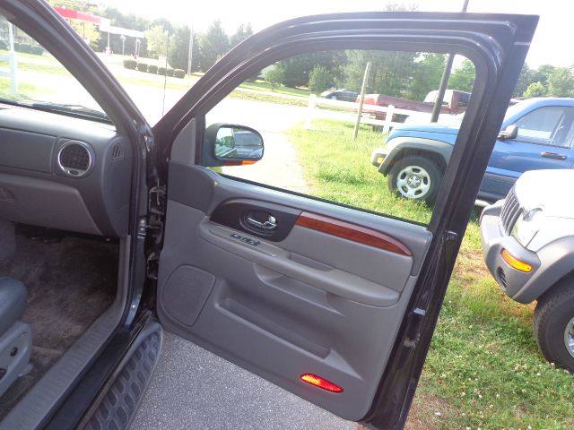 GMC Envoy 2003 photo 19