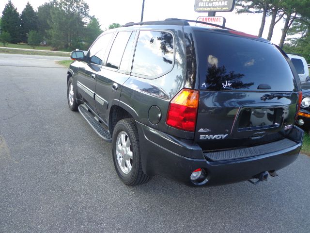 GMC Envoy 2003 photo 3