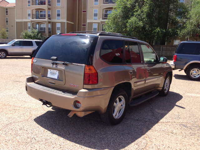 GMC Envoy 2003 photo 1
