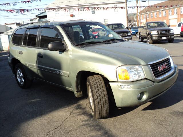 GMC Envoy 2003 photo 2
